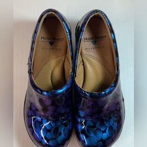 Nurse Mates pillow top clogs size 5M